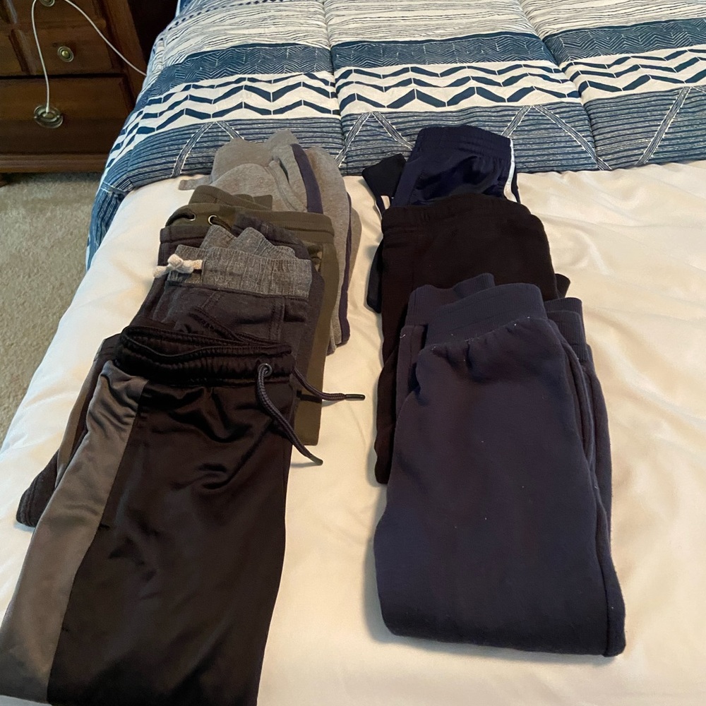 Assorted size 5T boys sweatpants (7 in a batch)